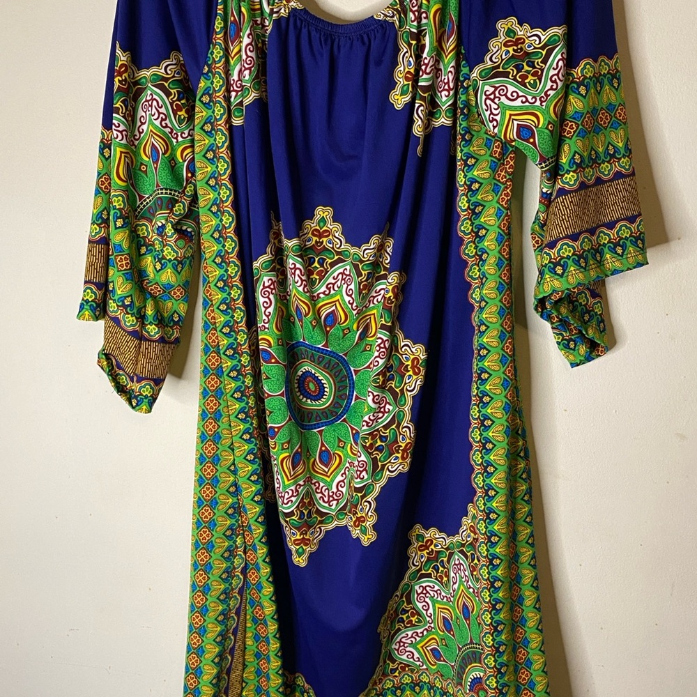 Elegant Blue and Green Midi Dress